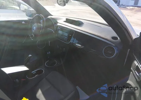 2013 Volkswagen Beetle 2.0T z USA, uszkodzony, nr VIN 3VW8A7AT1DM817012